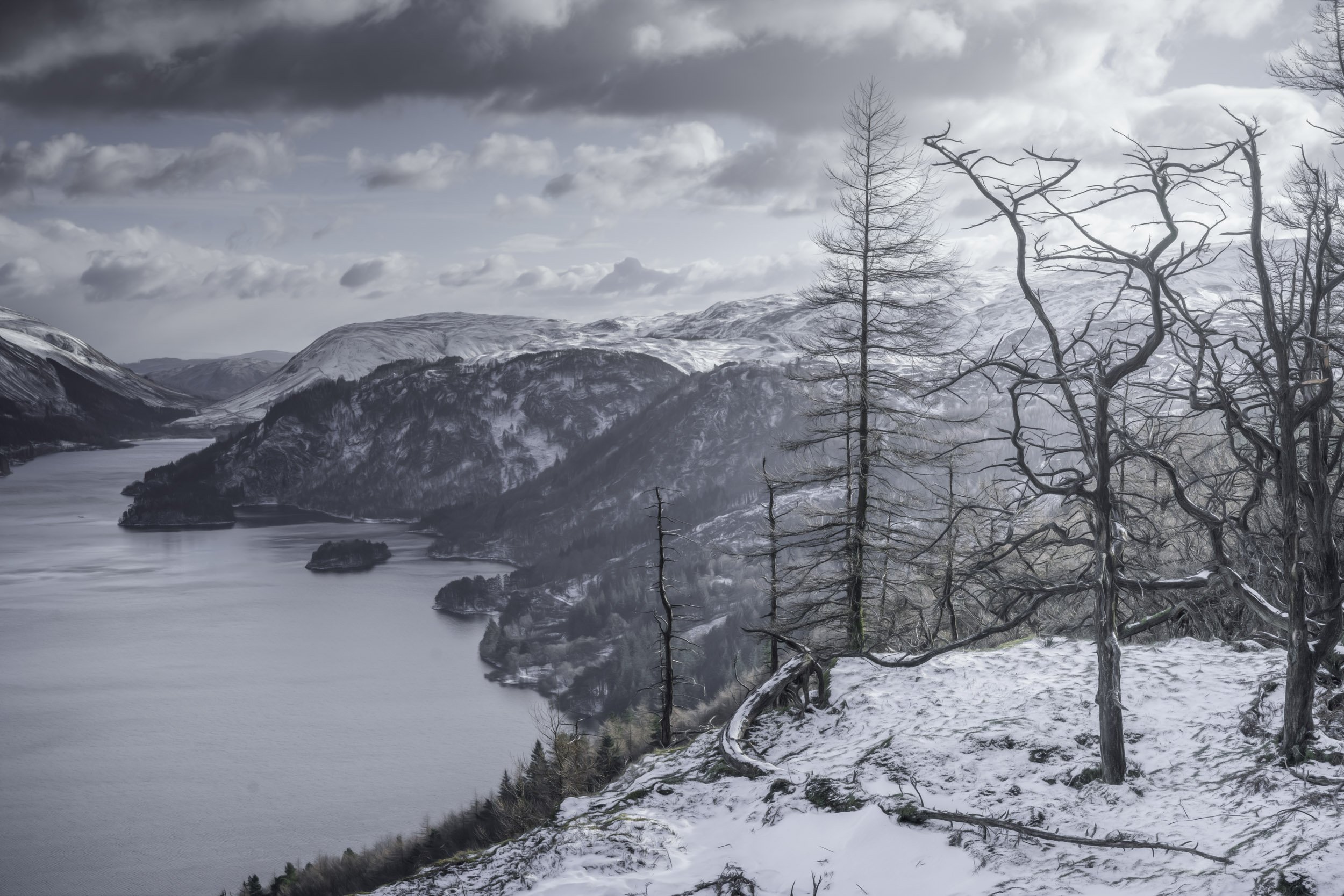 Landscape Photograph of a snowy Thirlmere in the Lake District