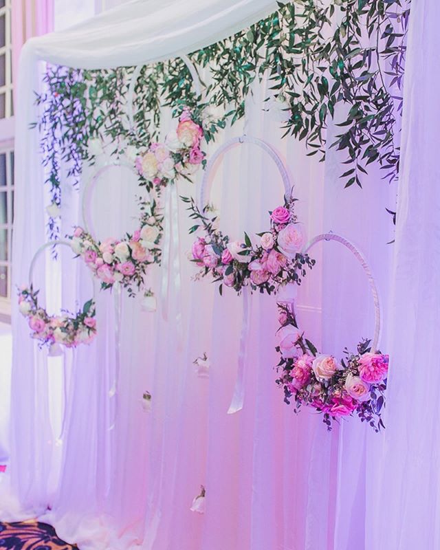 #weddingflowersinspiration ##sweethearttabledecor #hoopbouquet #weddingflowersdecor