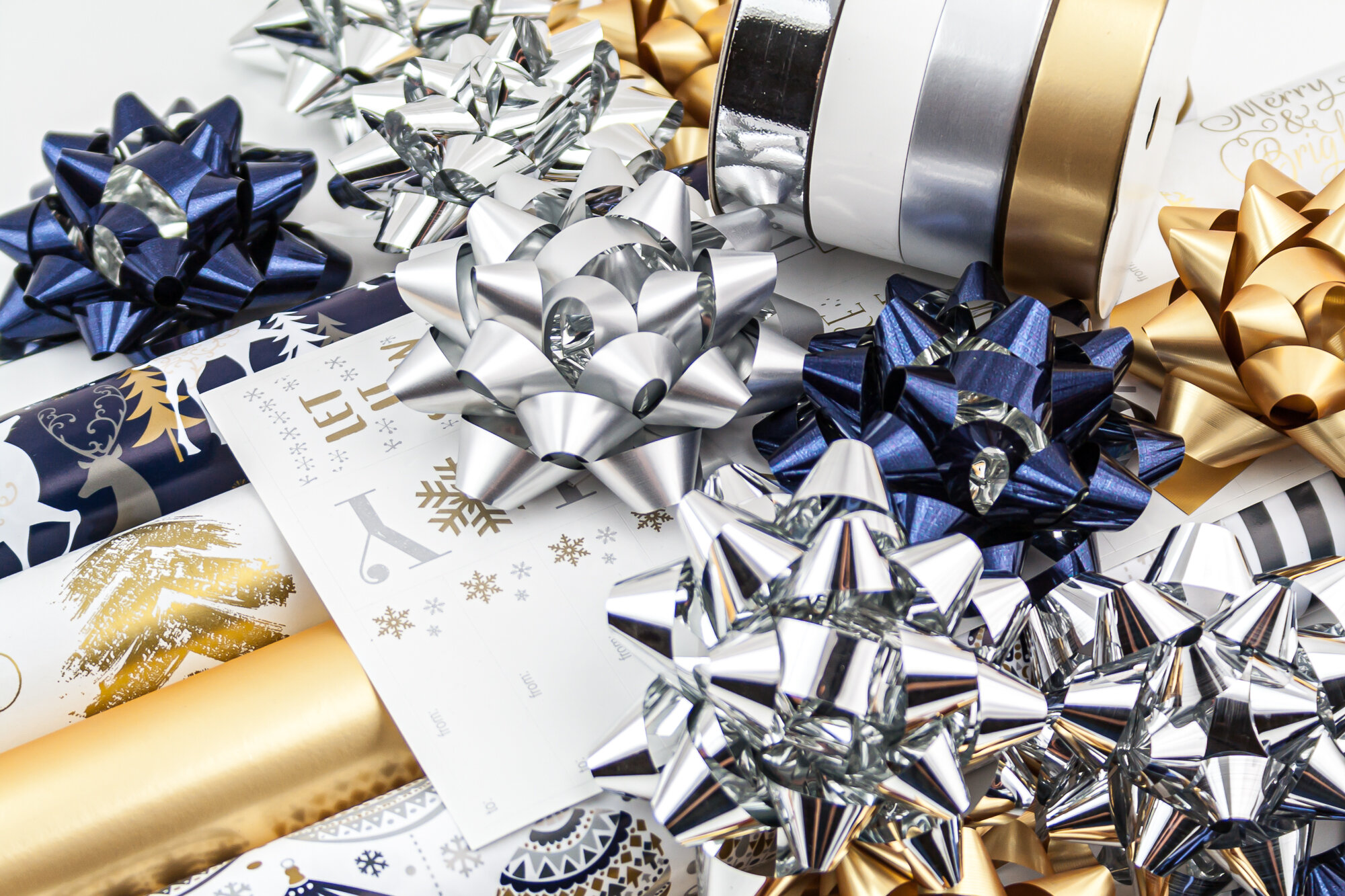 20 x Gift Bows & 2 Ribbon Cops Gold & Silver Christmas Gift Wrap 