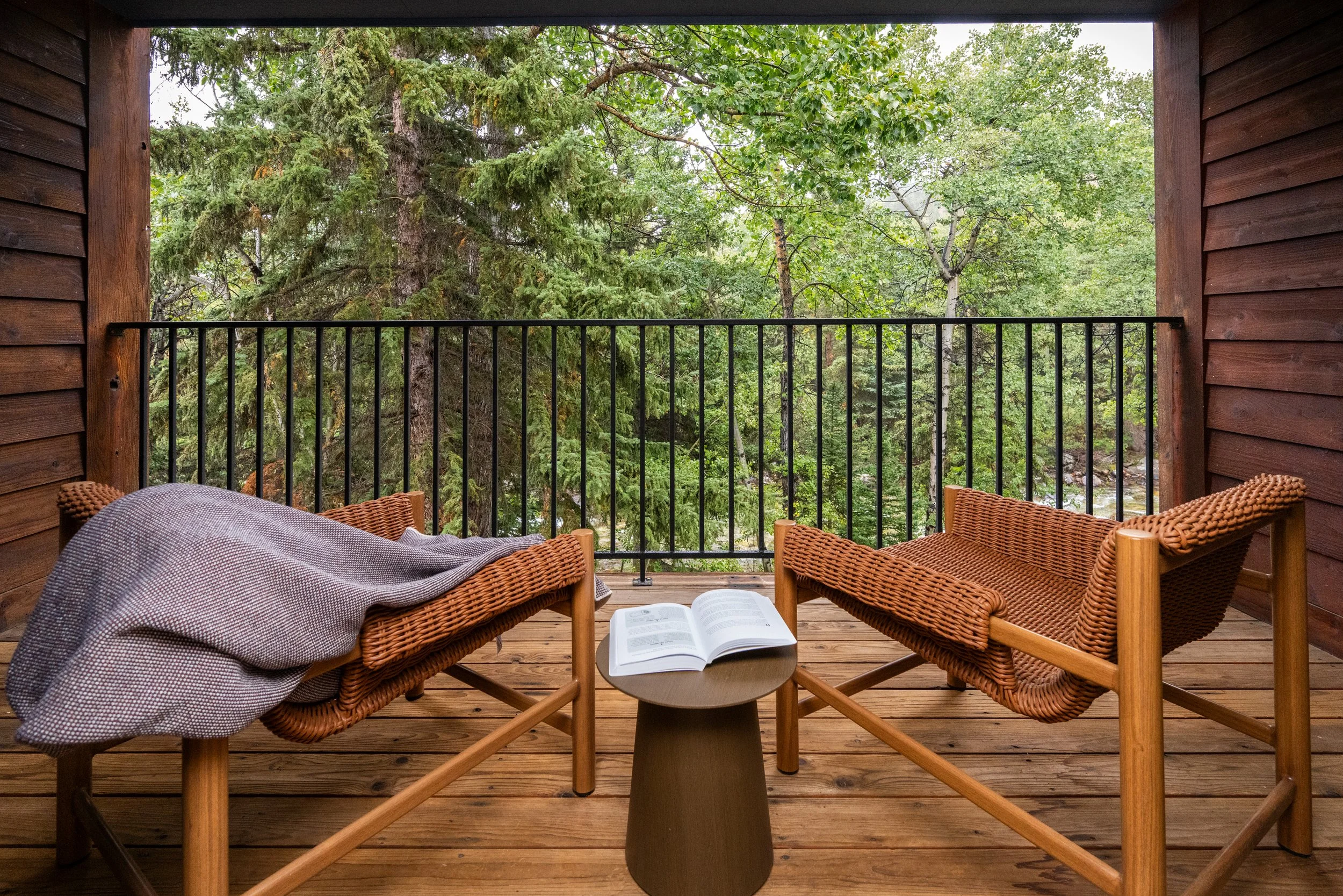 CH_Rock Creek Resort_2025_Rooms-09.jpg