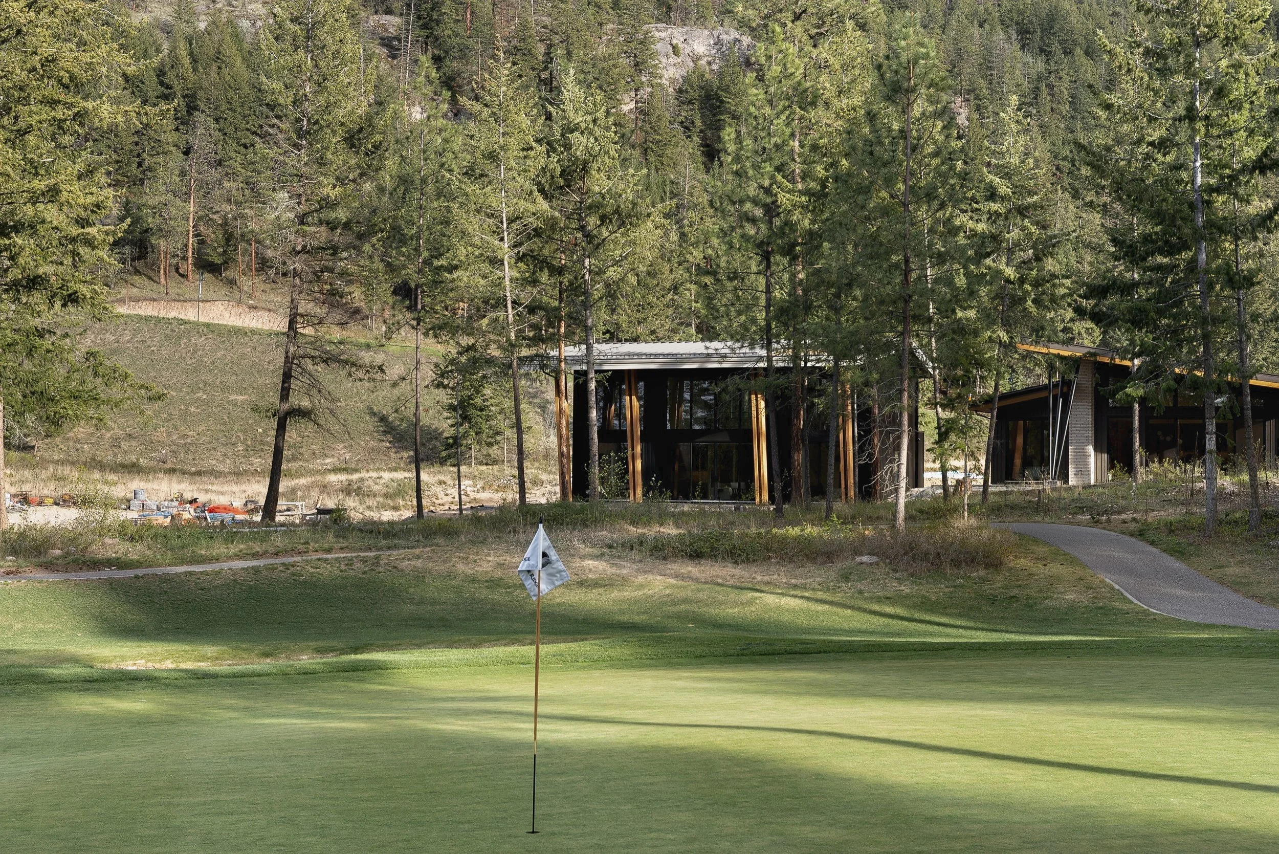 The home behind the seventh green, seen from the golf course, Green View Residence, Predator Ridge