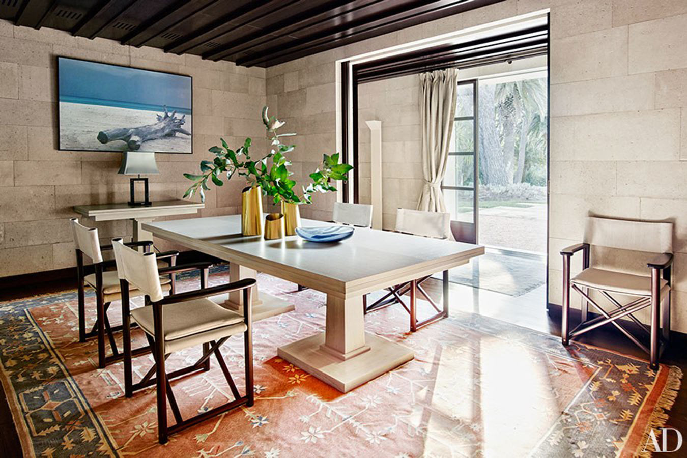 dam-images-decor-2015-06-armani-saint-tropez-giorgio-armani-saint-tropez-house-04-wm.png