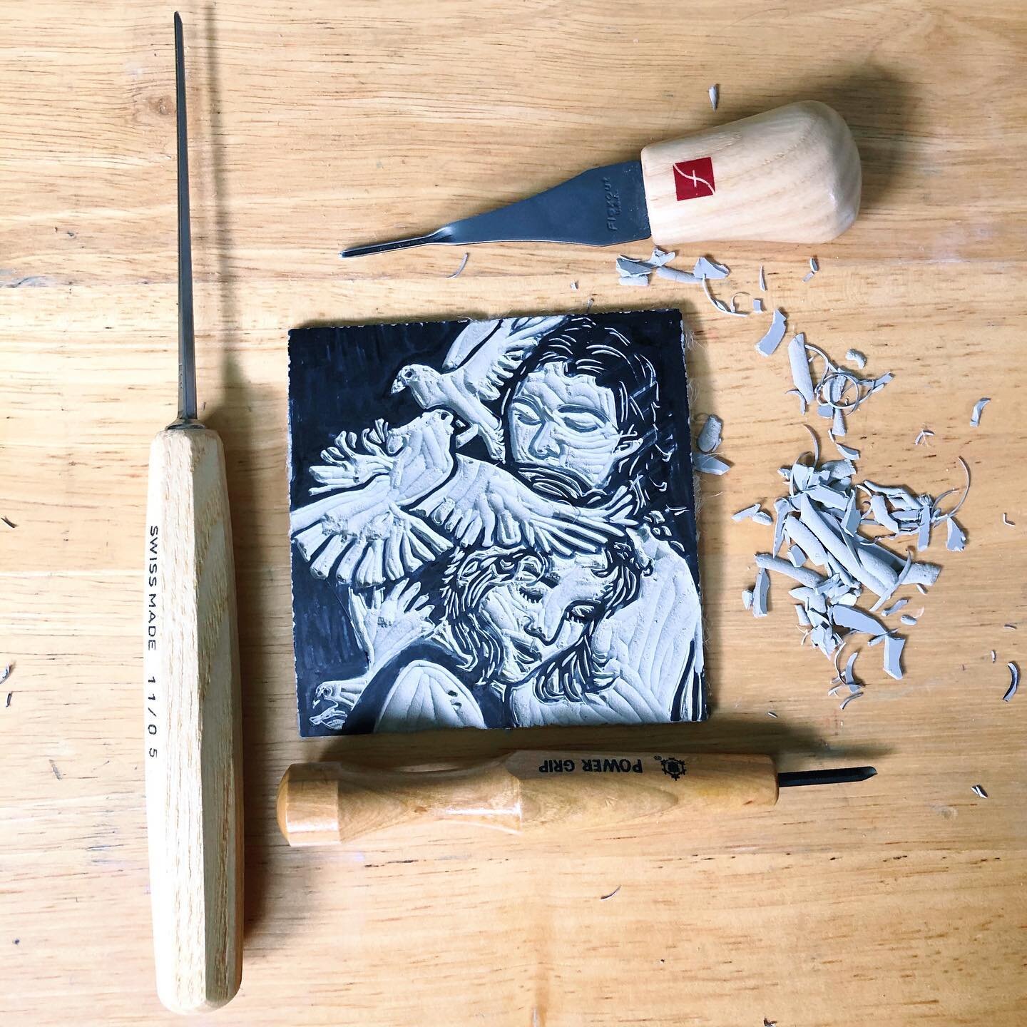 This month&rsquo;s wee print carving . Healing is hard. Go easy. Everyone is carrying something. ❤️

Every month I make a mini print for my Ink and Soul Patrons on Patreon. Its a great way to make art affordable for everyone. It&rsquo;s one of my fav