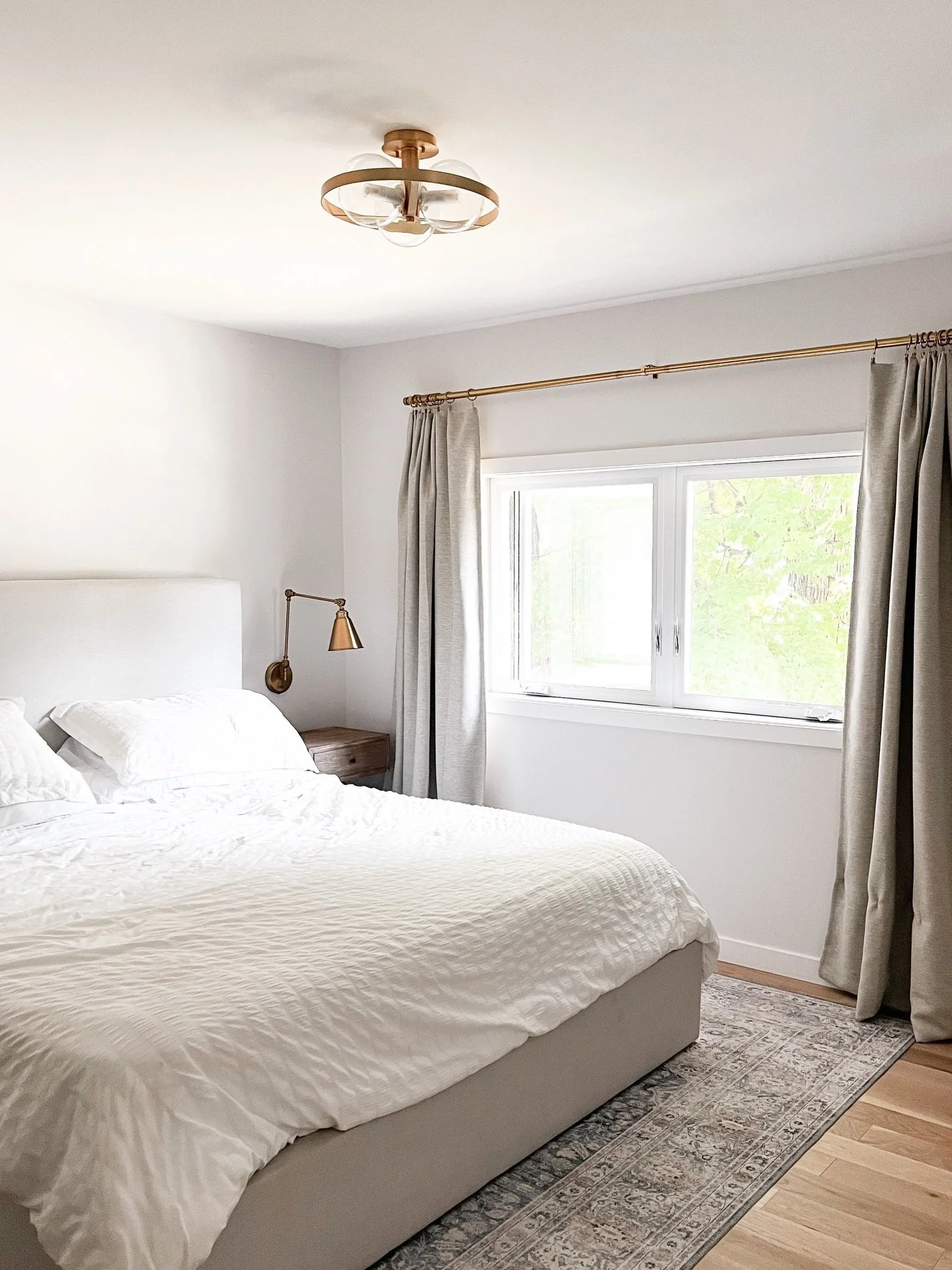 Is spring finally here?! 🌿

I opened the windows today for the first time in what feels like forever and the fresh air immediately made me want to reset a few spaces around the house. You know that feeling when winter finally lifts a little and sudd