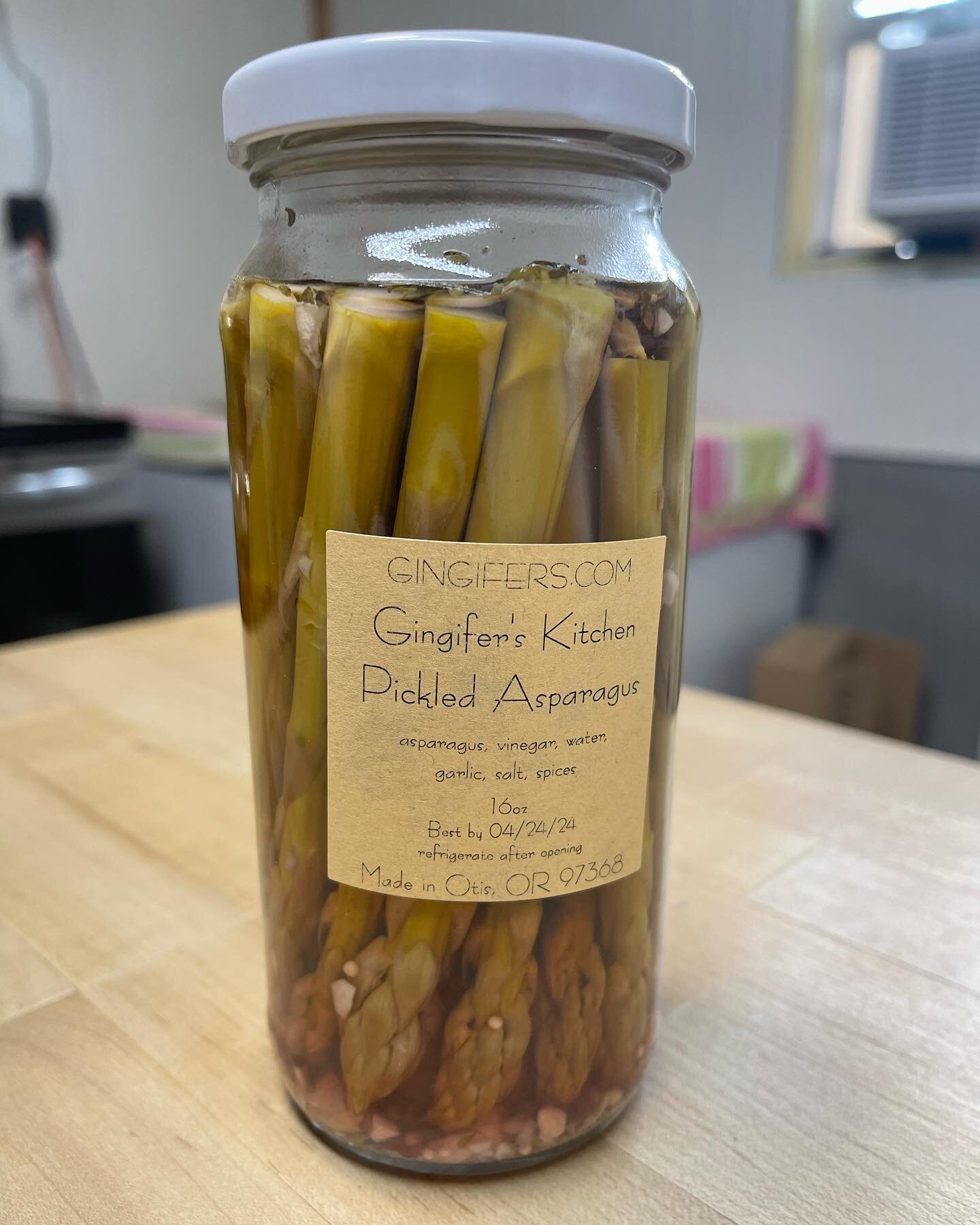 Pickled asparagus is back!  We will be at @newportoregonfarmersmarket from 9-1 and at @salemcommunitymarkets from 9-2 in spot 37.
See you at the markets!