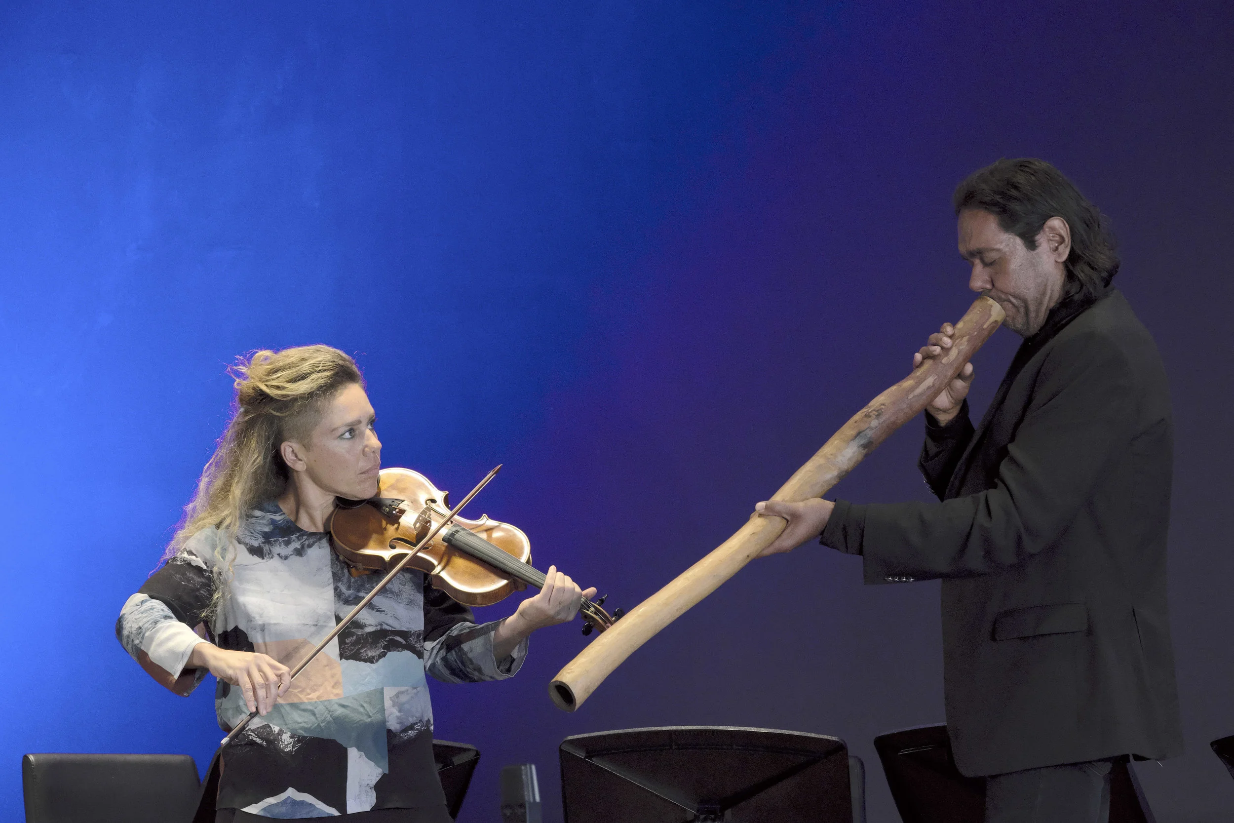 VERONIQUE SERRET AND WILLIAM BARTON Concert 07: Bach in the Central Desert World premiere of Heartland by Veronique Serret and William Barton Photo by Peter Hislop