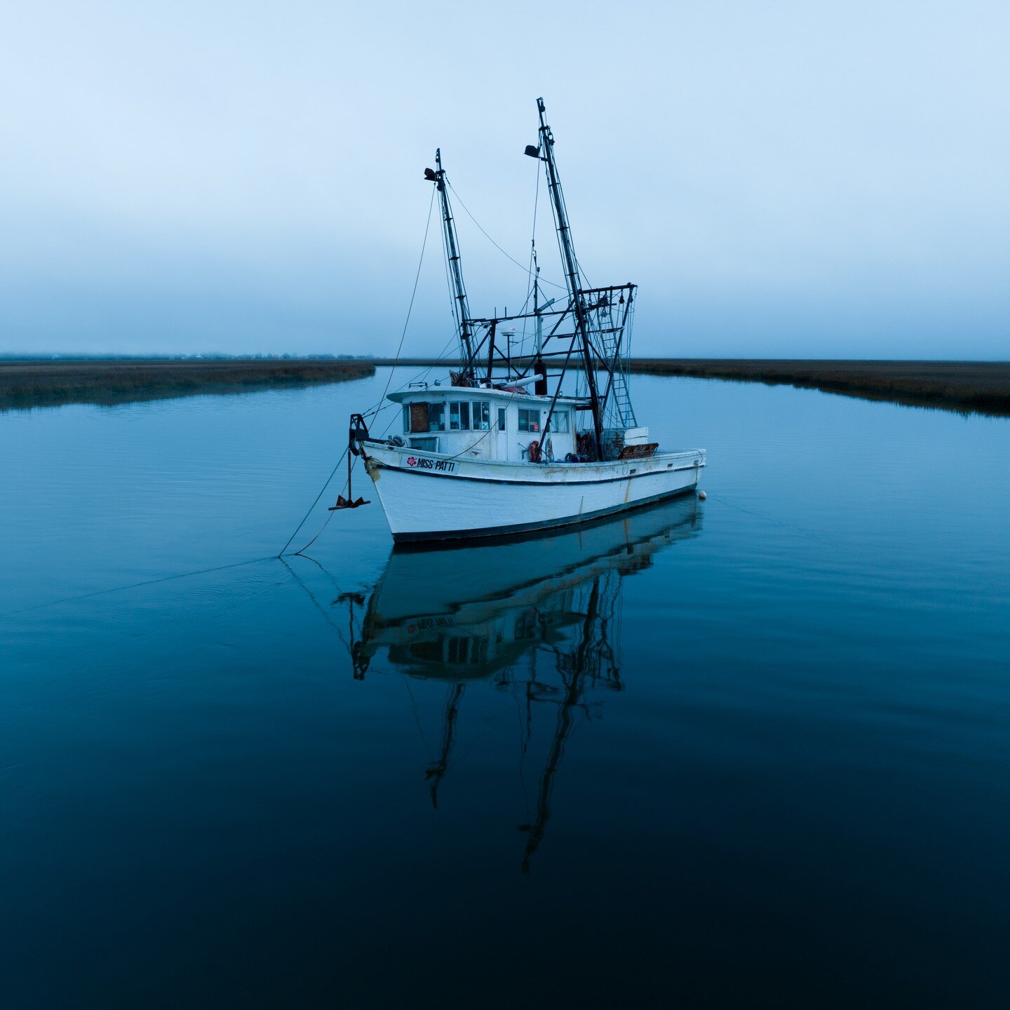 Blue hour vibes in Savannah. Shot on the Mavic 3 Cine.

#dronepilot @djiglobal #mavicmini #djiphotography #droneworld #dronegram #mavic3 #travel #photography #travelphotography #vacation #rei #landscape #scenery