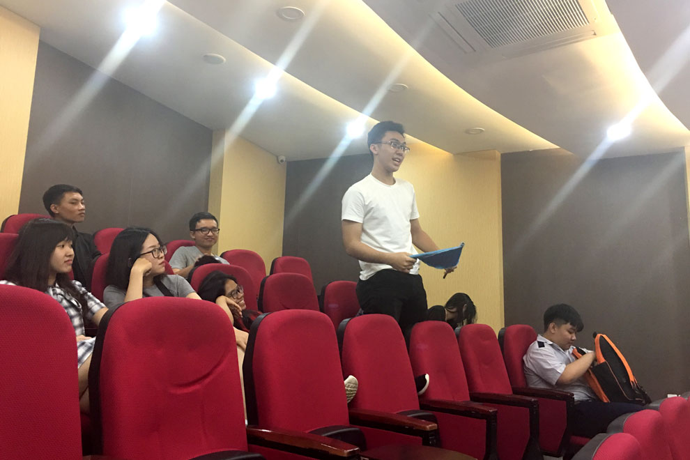 blog_gav_05_debate.jpg