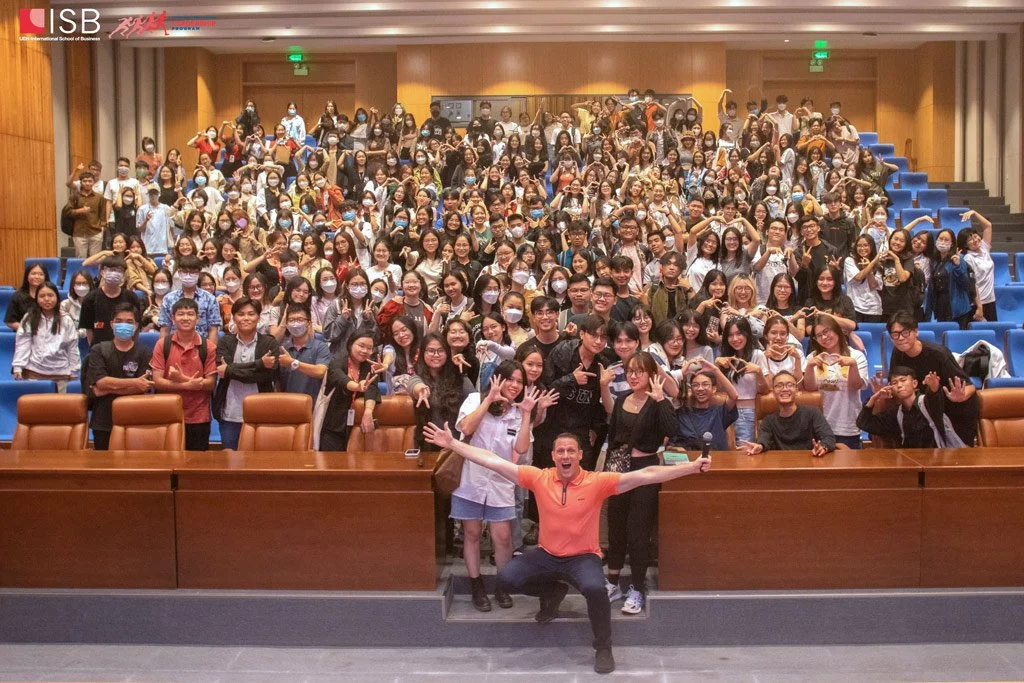 UEH-ISB Workshops: Level Up Your Charisma