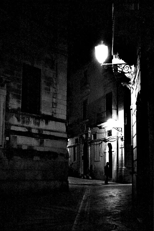 Siracusa | Leica M6, Summicron 50mm, Ilford HP5+ @1600