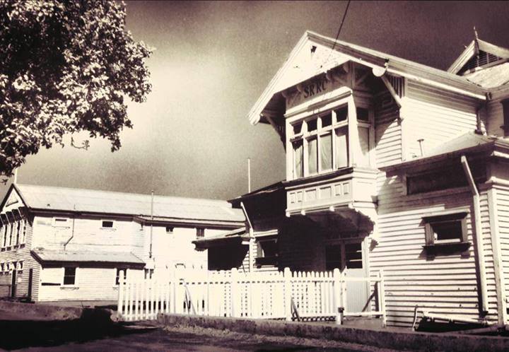 WARC (left) next to the Swan River Rowing Club which is now located at Canning Bridge
