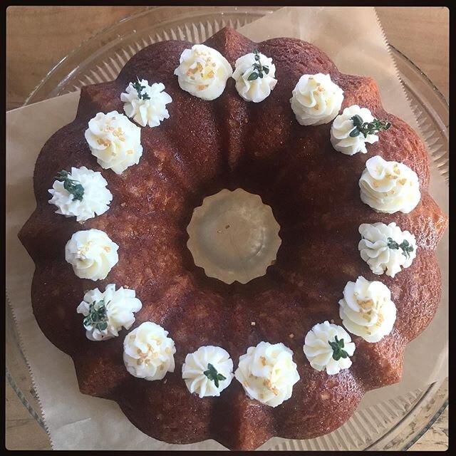 What goes better with a warm and inviting #RitualWithintheCup than a slice of something spectacular? 🍋🌿 This Lemon Thyme bundt cake is waiting @teawitchcafe to be a part of your cozy afternoon, just in time for #teatime.