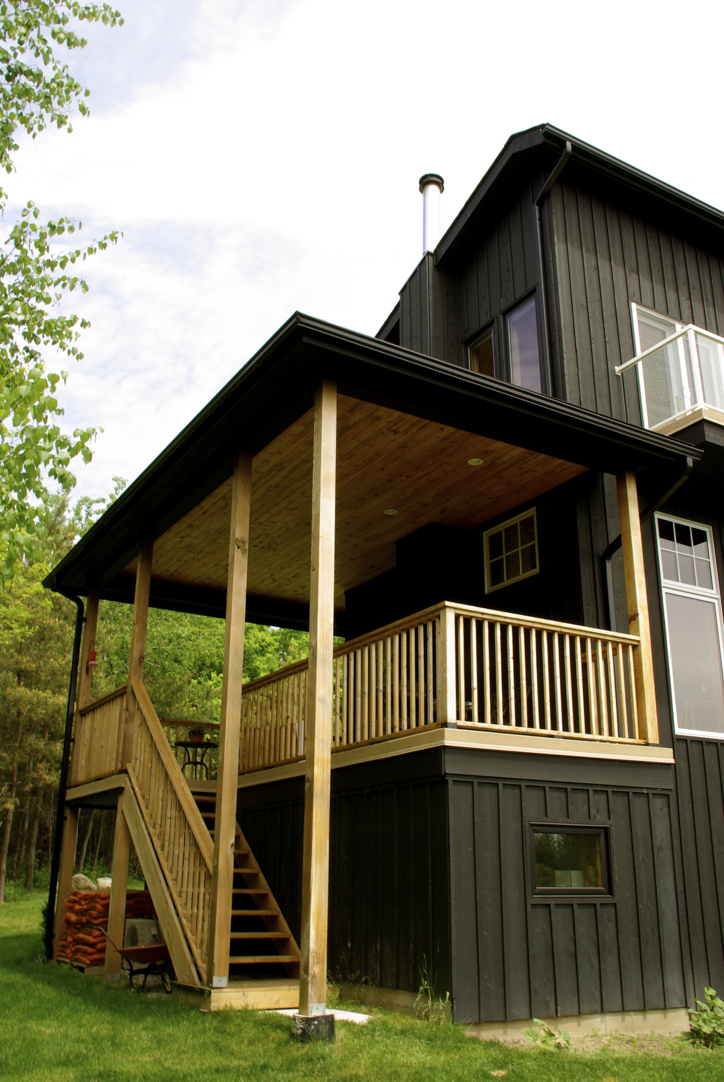 01 Wraparound Veranda.JPG