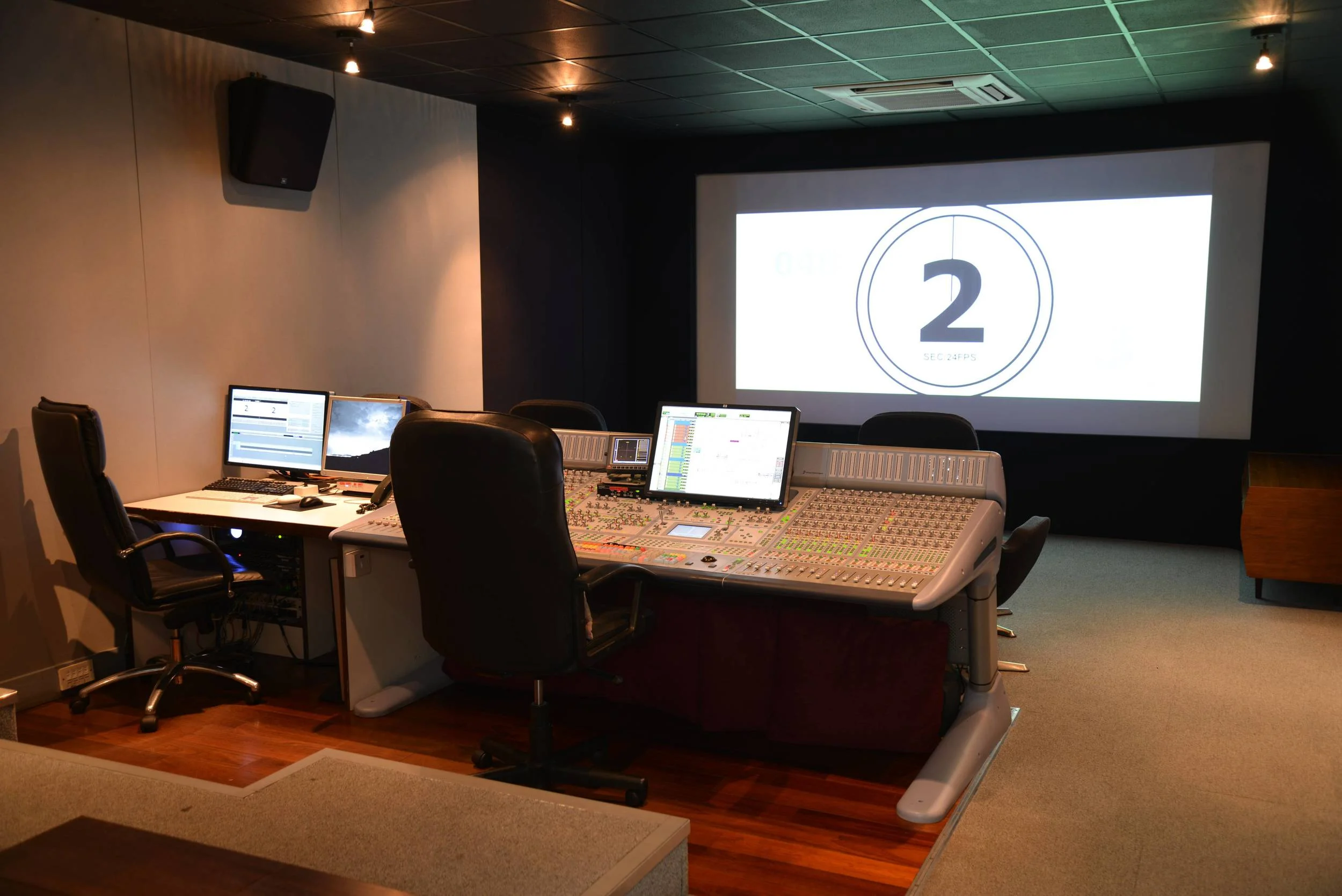 Centre Stage 1 / Screen Scene