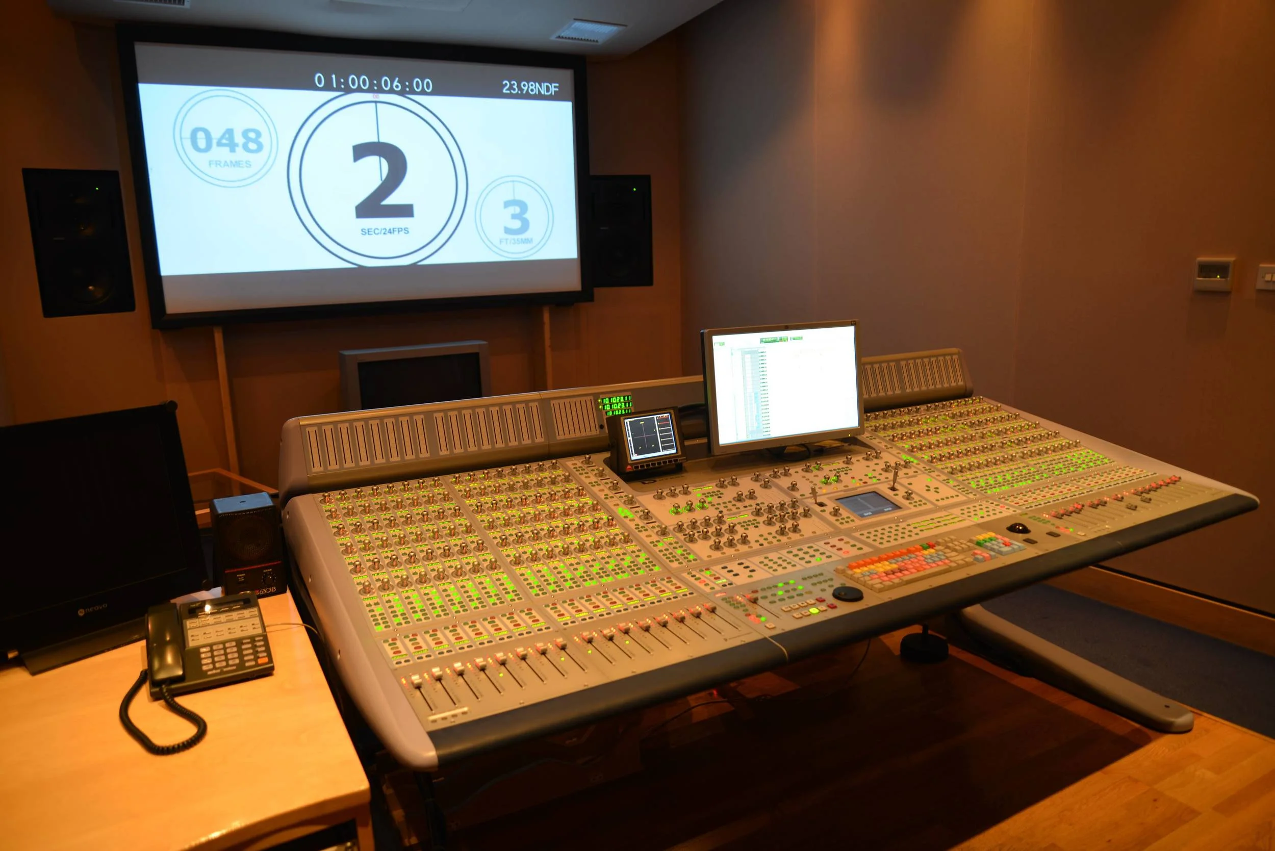 Centre Stage 2 / Screen Scene