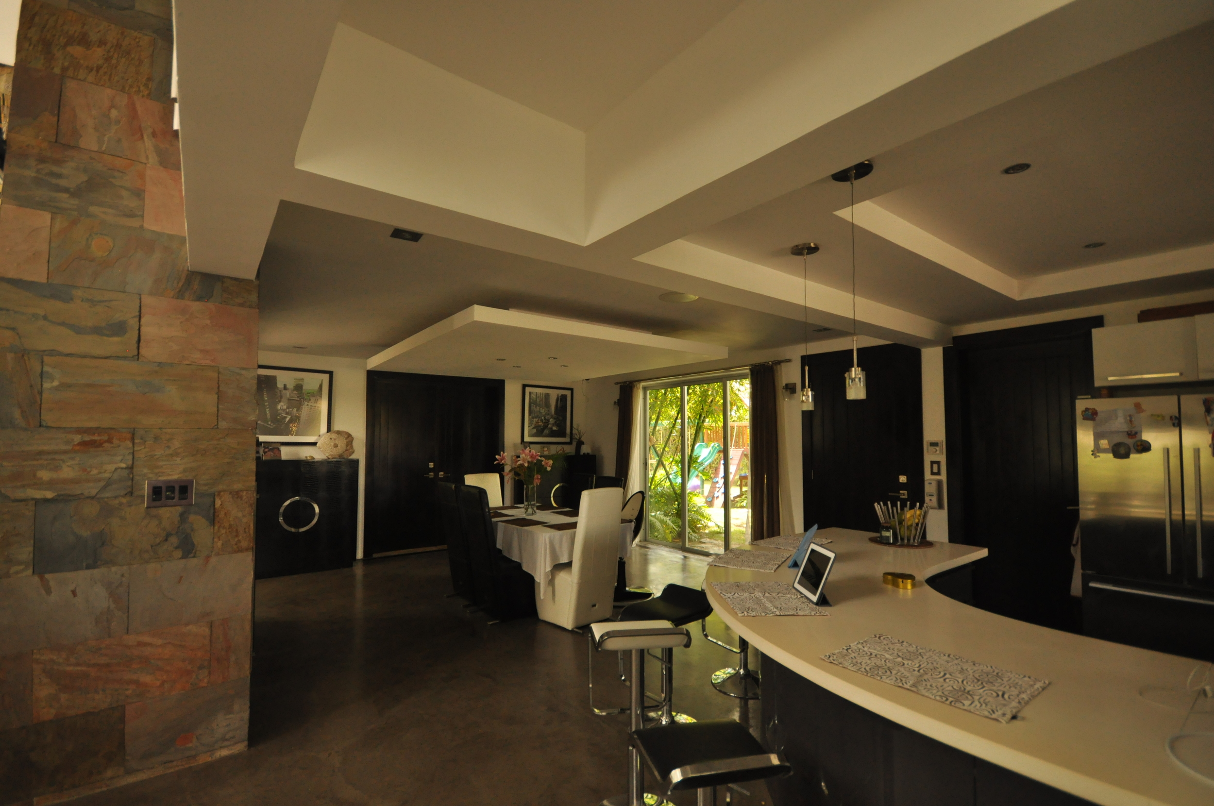 Cocina y Comedor (kitchen and dining room)