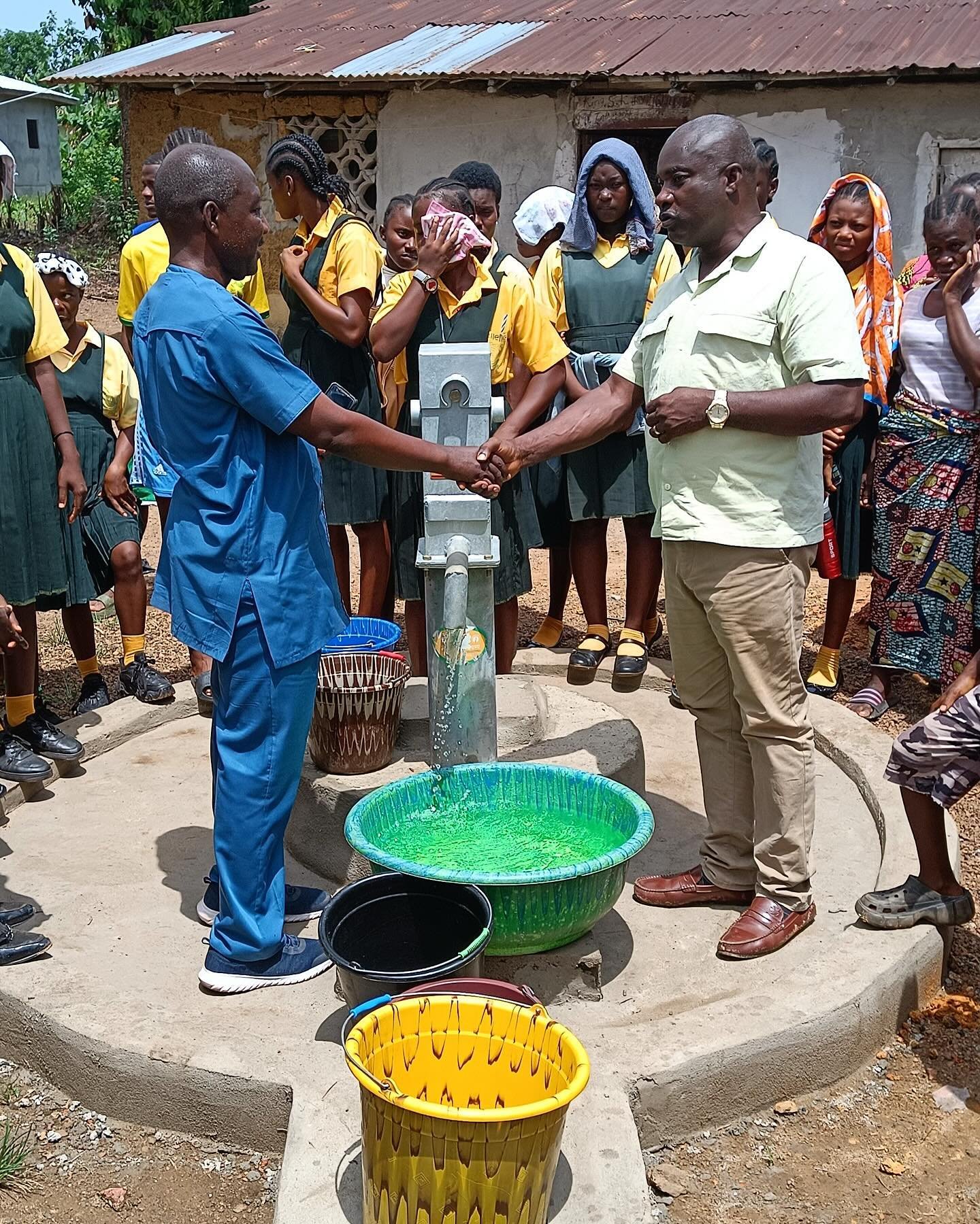 There are more new @livingwaterproject wells in Liberia!

1. Gunnigar Town
2. Kissi Community
3. Denisville
4. Wohn Town

Thank you to our partner Alfred Beyan for his hard work and for the photos! #cleandrinkingwater #cleandrinkingwaterforall #clean