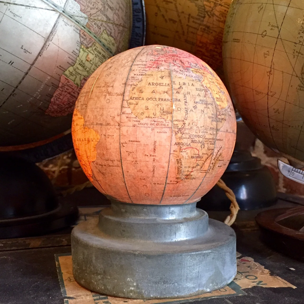 4" Illuminated Glass Globe by Paluzie