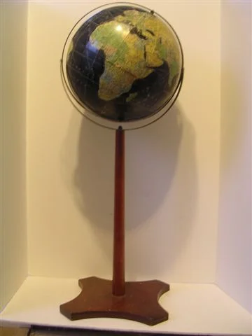 Rand-McNally-1956-floor-model.jpg