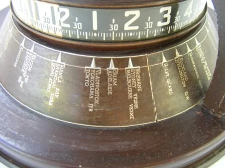 01REPCLOCK36infonum2.jpg