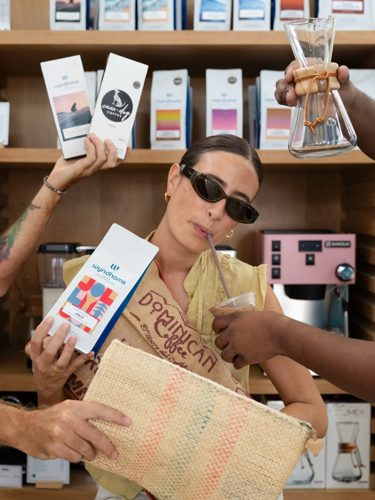 For the coffee lover who has everything (well&hellip;except these 😜). 

From brew gear to unique blends and stocking-stuffer beans, we&rsquo;ve got gift ideas as bold as your espresso ☕️

Come down to our brew bar at @haymansmarket to get your coffe