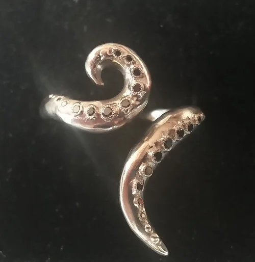Silver tentactle ring with 20 black diamonds - SOLD