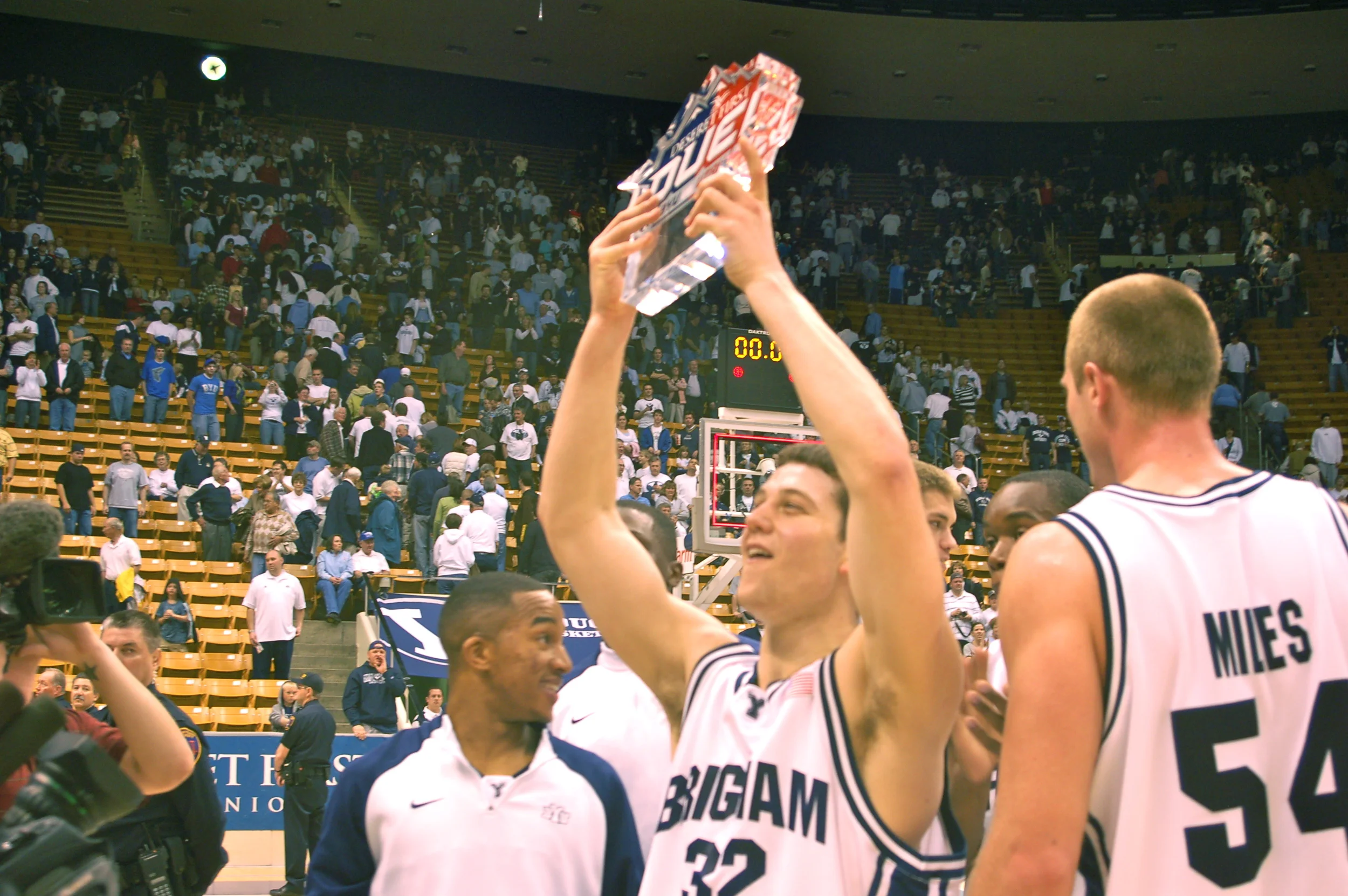 DeseretFirstDuelmensbasketballphoto1-0209.JPG