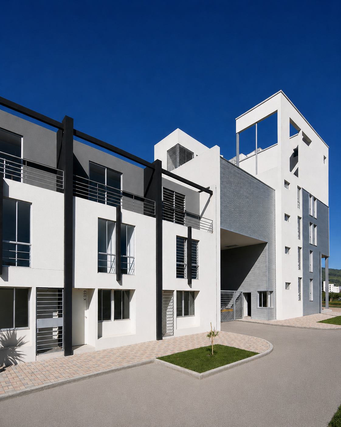 Cumbres de Quitumbe, fachada de casas dentro del proyecto. Diseñado por Endara Arquitectos.