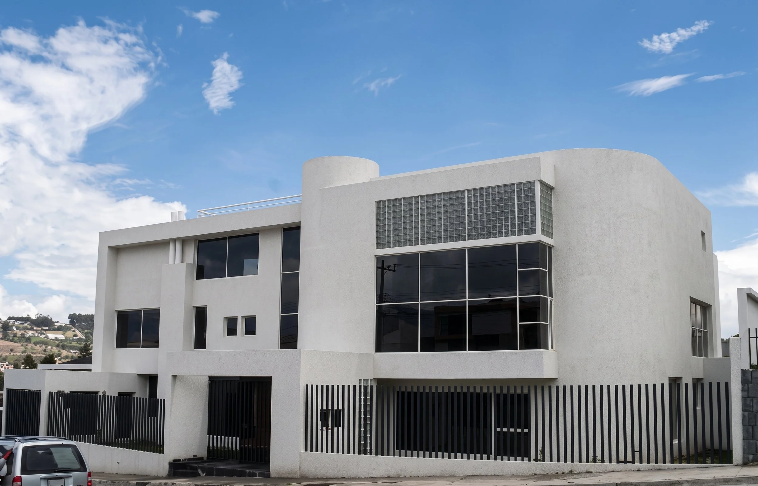 FACHADA PRINCIPAL FRONTAL