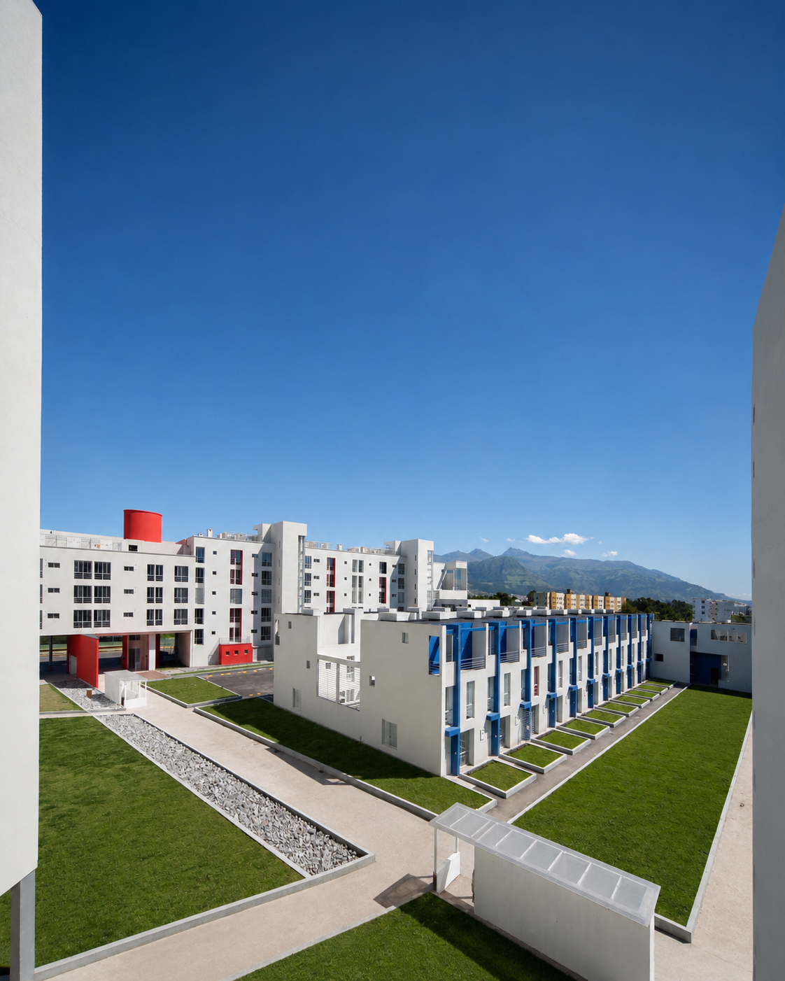 Cumbres de Quitumbe, vista alta del proyecto desde la parte interna, con diferentes tipologías. Diseñado por Endara Arquitectos.