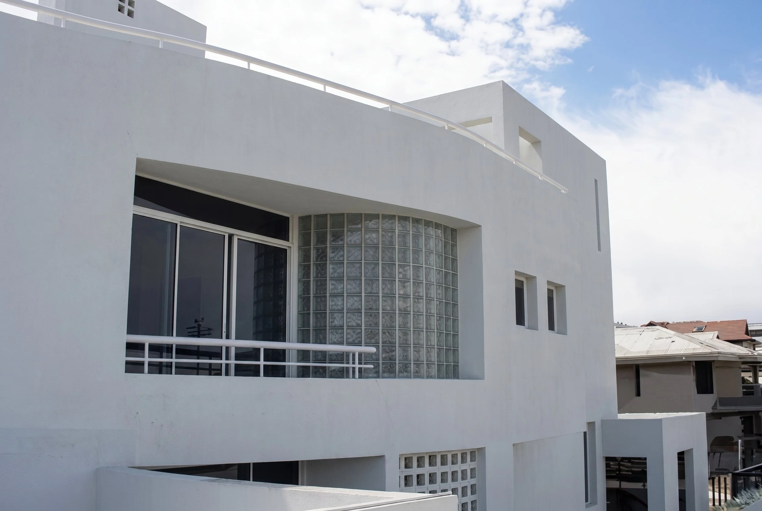 FACHADA LATERAL, BALCÓNES