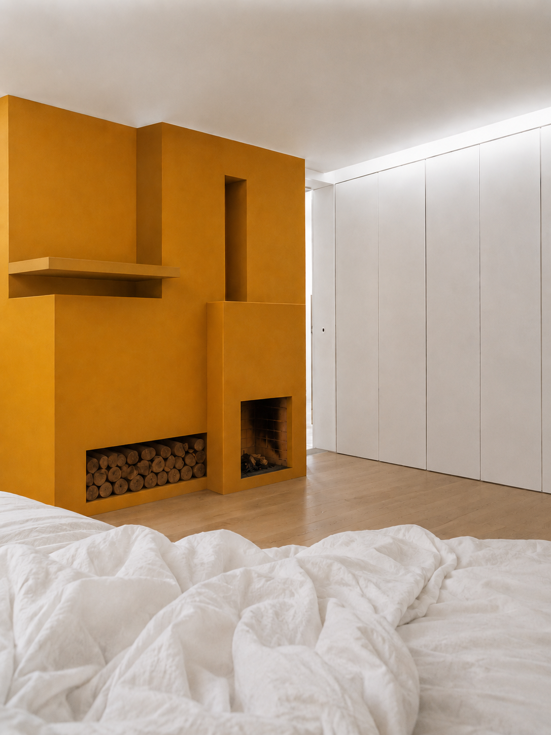 Casa 947, cuarto máster con chimenea. Diseñado por Endara Arquitectos.