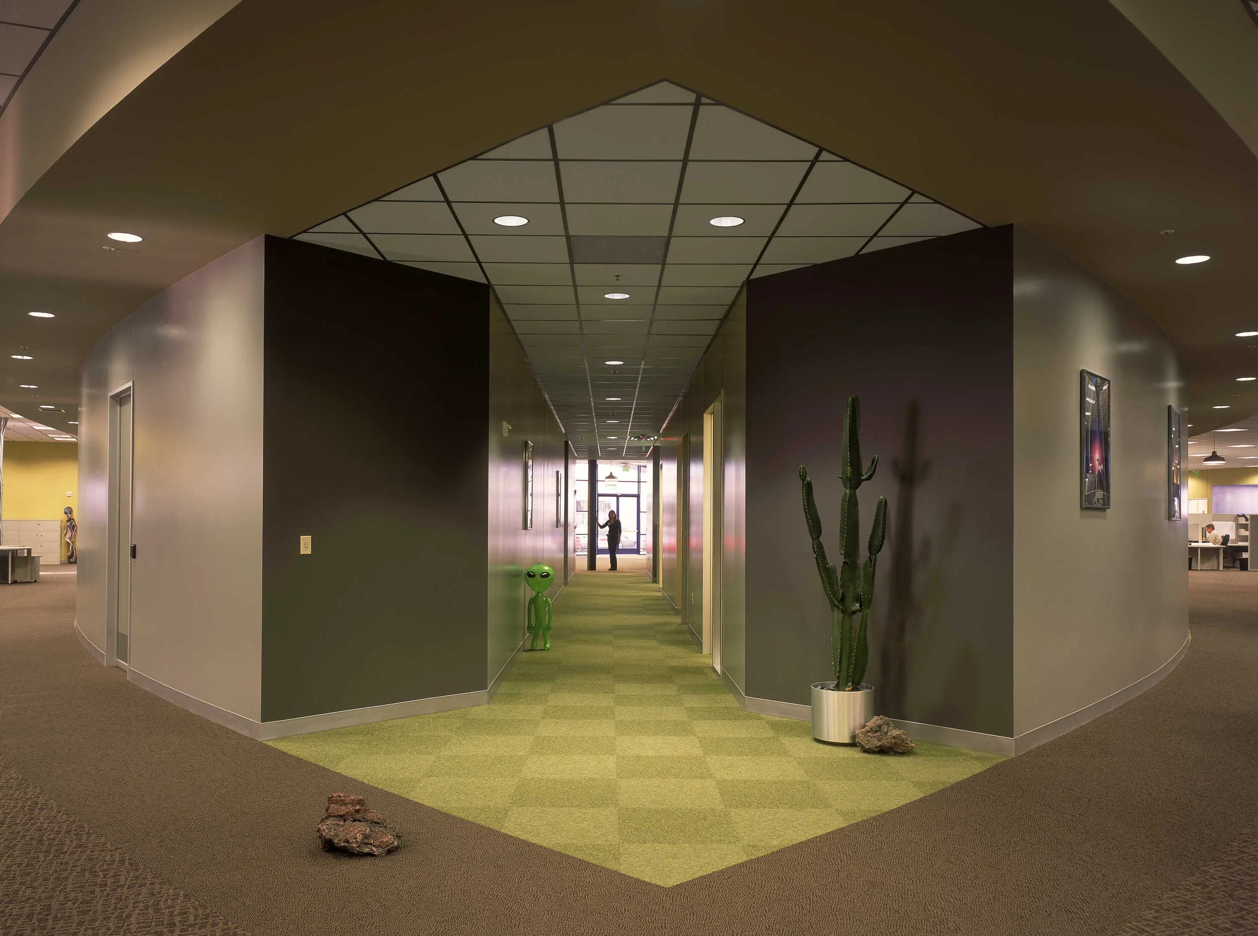 INTERIOR.jpg