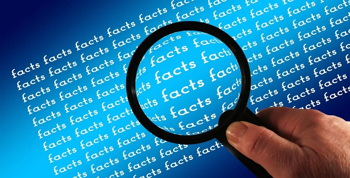 magnifying-glass-1607160_1280.jpg