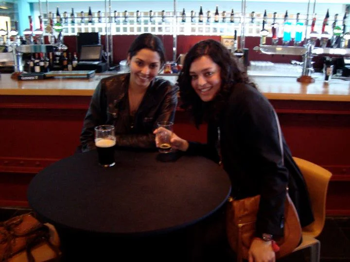 Valentina, una de mis mejores amigas, y yo en la Guinnes Storehouse en Dublín.