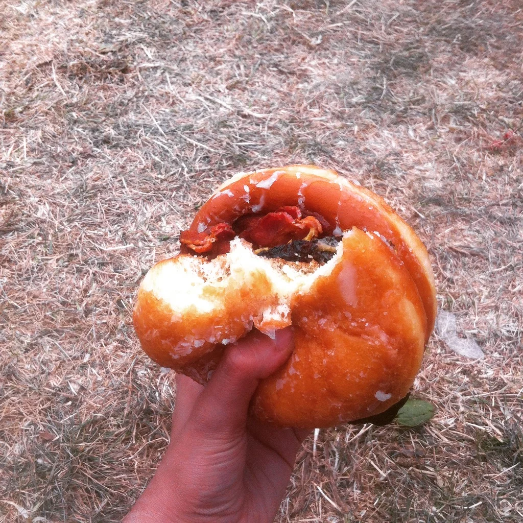 La donut burger. No lo intenten en casa. Es un atasque. 
