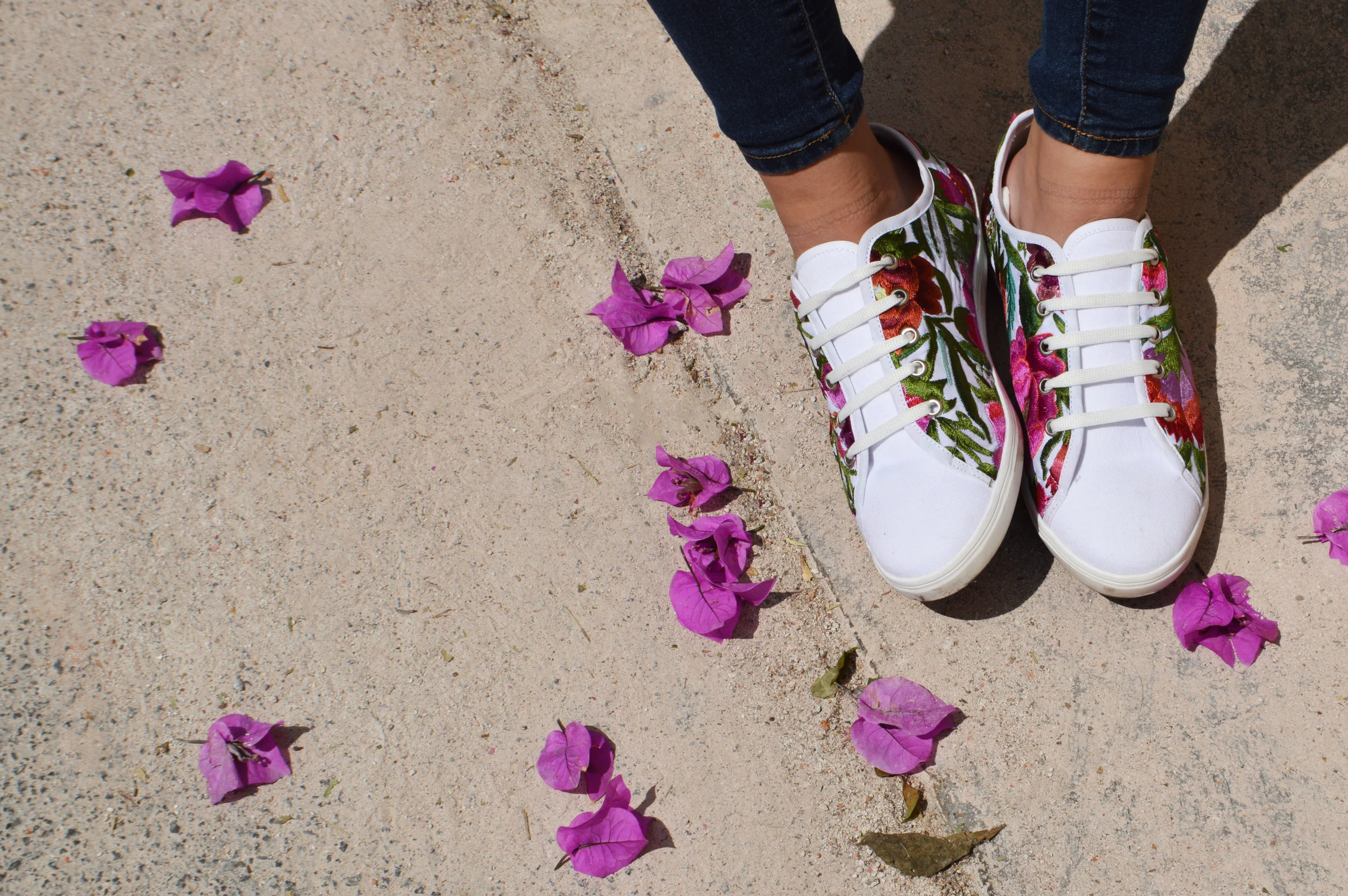 Tenis floral Zinacantán. 