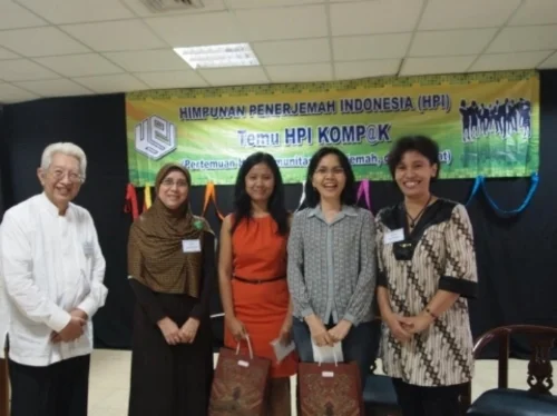 Left to right: HPI’s current chair Eddie R. Notowidigdo, founder of Bahtera translators’ community Sophia Mansoor, Eliza Handayani, IKAPI representative Nova Rasdiana, HPI member and moderator for the event Naindra Pramudita.