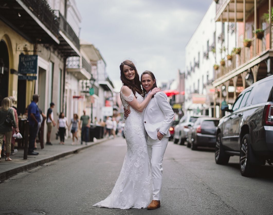 Sarah &amp; Khara bringing the love to the French Quarter. .
Wedding planning by @crescentboundevents .
.
.
.

#southernwedding #weddingphotographer #weddingphotography #junebugweddings #folkvibe #lousianaweddings #greenweddingshoes #thatsdarling #be