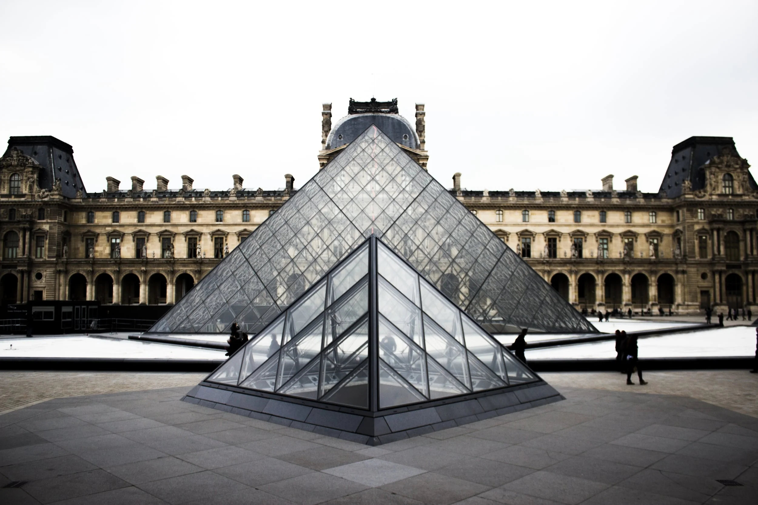 Fact: The Louvre Museum has seen it all. Alex Holyoake / unsplash