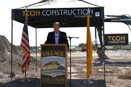 Plaza_Luna_Lofts_Groundbreaking-Jeff_Payne.jpg