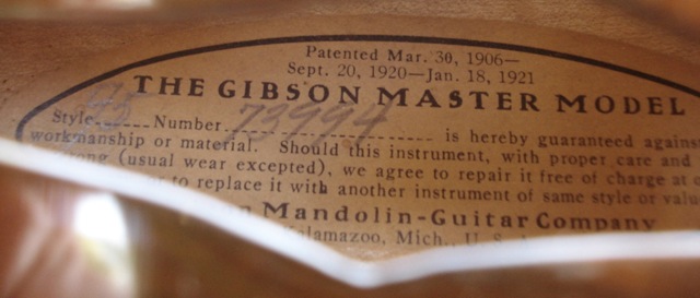 Lloyd Loar Mandolin 73994 label