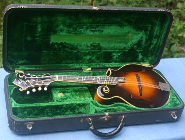 Lloyd Loar Mandolin 71633 case