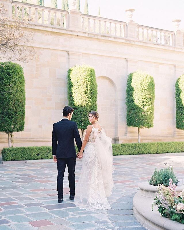 Summer ✨

Design and Styling | @blushingjoyevents
Photography | @katrinakimphoto
Venue | @greystonemansionbh
Floral Design | @plainjaneposy
Makeup and Hair | @jinjuthamakeup
Stationery | @jackiechendesign
Model | @newmarkmodels
Ring | @graceleedesign