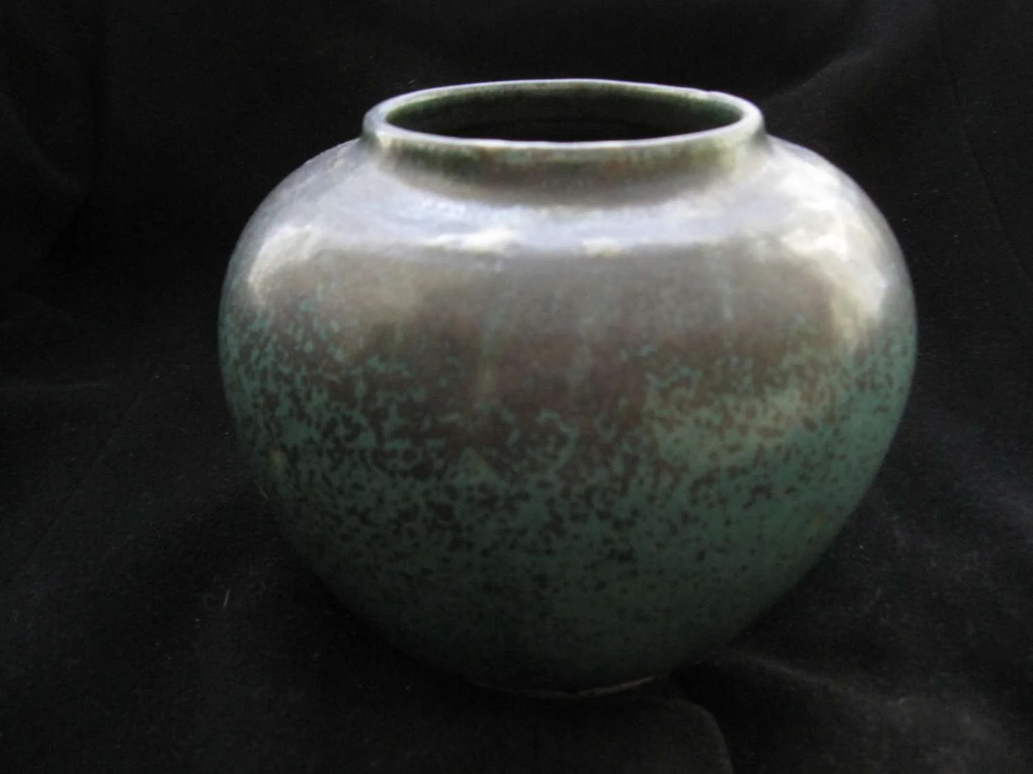 Vessel, stoneware, 6x9x9"