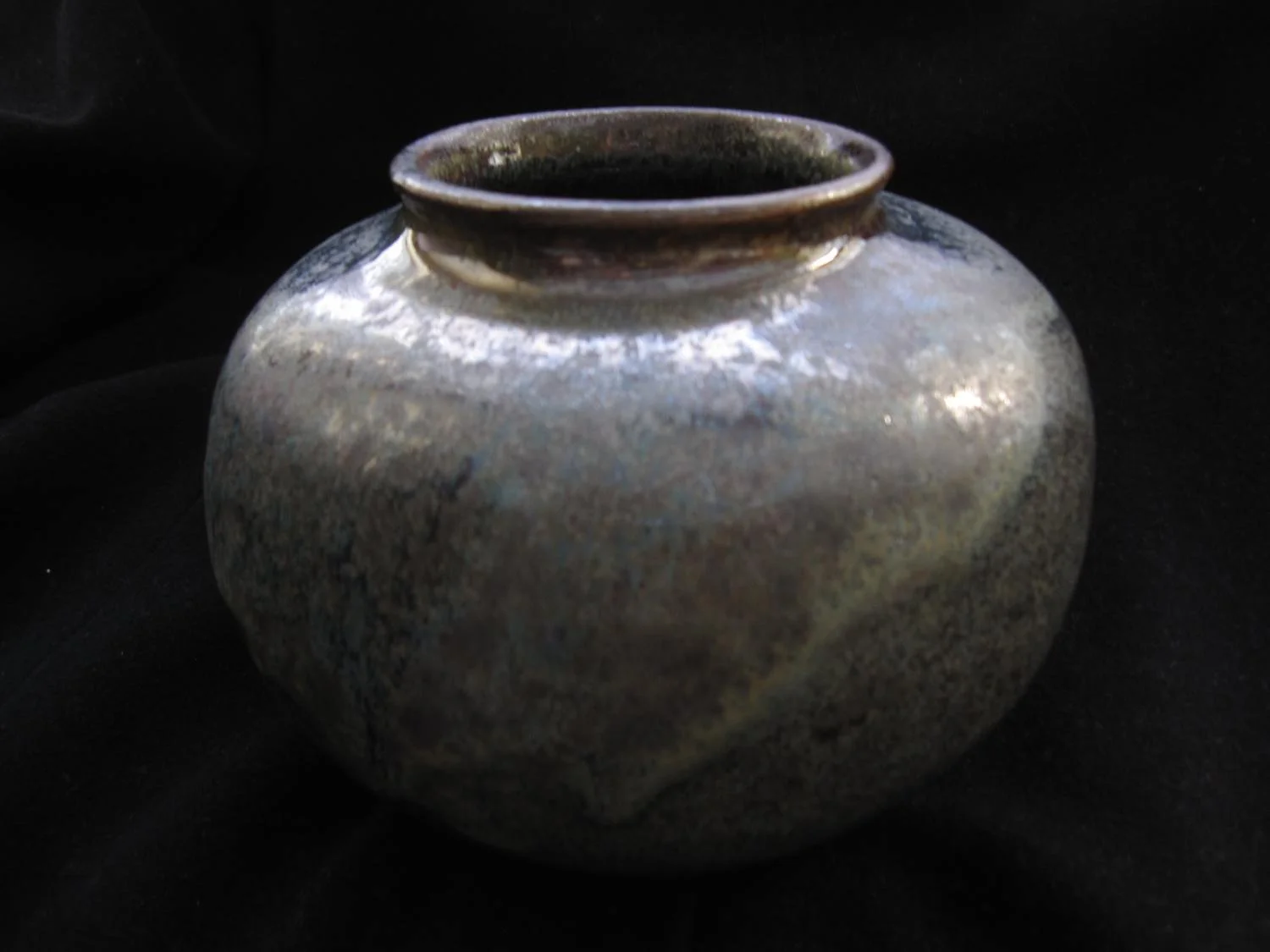 Vessel, stoneware, 6x9x9"