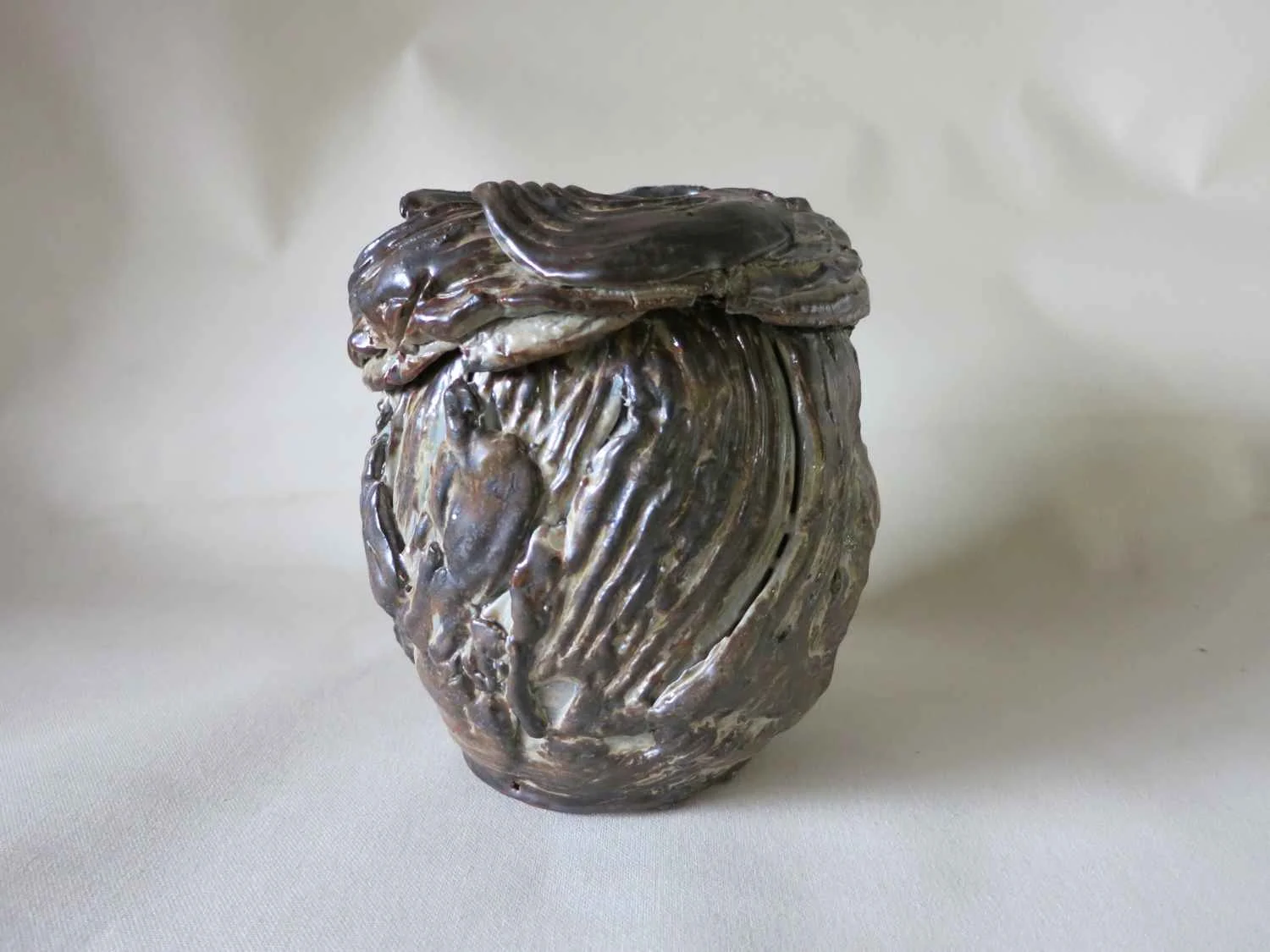 Toupeed Urn, 2013, stoneware, 8x7x7"