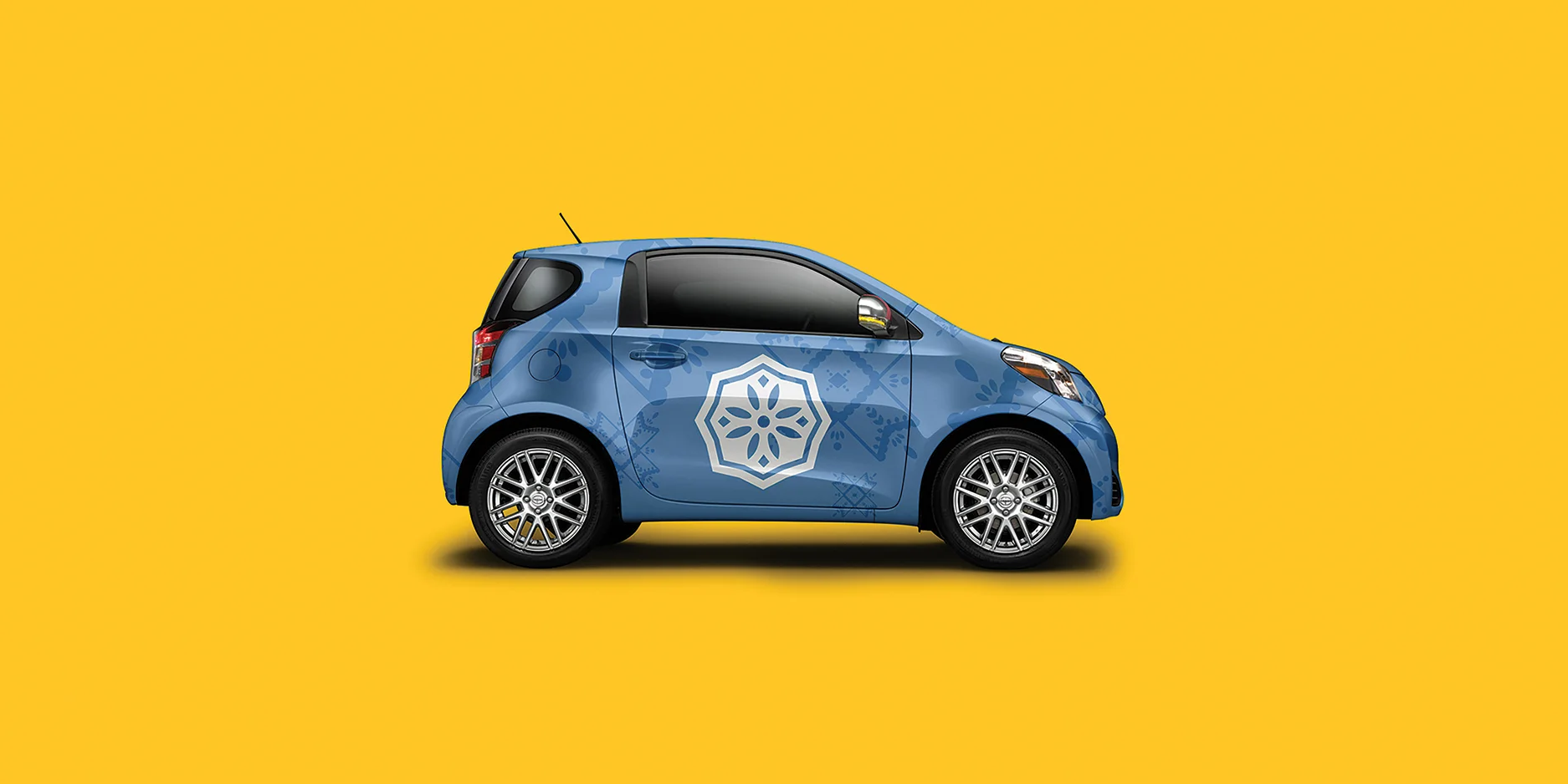 SCO222BBKcar-mockup-pattern-bluelogo.jpg