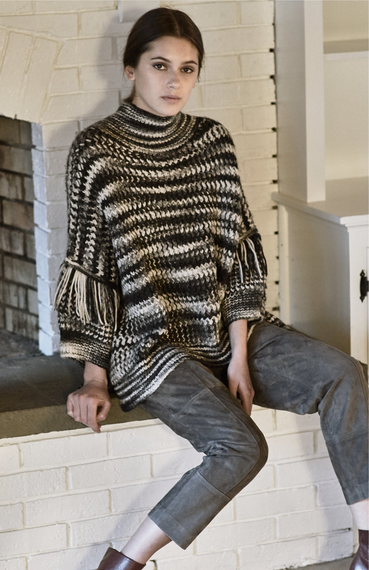 Eleven Six works with master artisans in Peru and Bolivia to thoughtfully craft products of uncompromised quality and beauty, creating, with love, a contemporary collection of luxurious and easy–to–wear knitwear. Committed to supporting women entrepreneurs and small businesses, Eleven Six looks forward to contributing to the education of future craftsmen and women in their art.