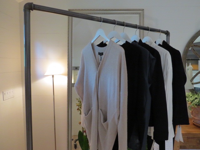 The color tones, like the surrounding landscape, are based on soft naturally subdued shades of ecru, sand, khaki green, chalk white, dove gray and coal black. Pas De Calais proposes a balanced subtle mixture of casual silhouettes in wholesome fabrics highlighted by touches of decadence that give a freedom of personal styling that crosses all frontiers.
